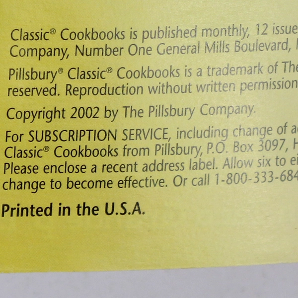 Pillsbury Classic Cookbooks Recipes With Crescents Biscuits And More! Apr 2002 