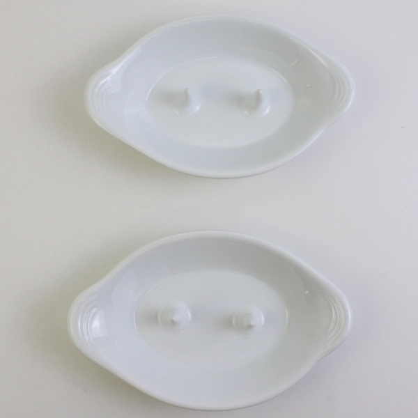 Lot Of 2 Bandwagon White Baked Potato Or Apple Ceramic Dish 1.5" Spikes 8"x 5.5"