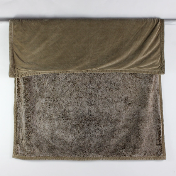 Artisan De Luxe Home Solid Brown Fuzzy Throw Blanket 100% Polyester 48" x 61"