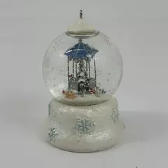 2007 Hallmark Winter Wonderland Snow Globe #6 A Gathering of Friends QX7269