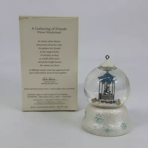 2007 Hallmark Winter Wonderland Snow Globe #6 A Gathering of Friends QX7269