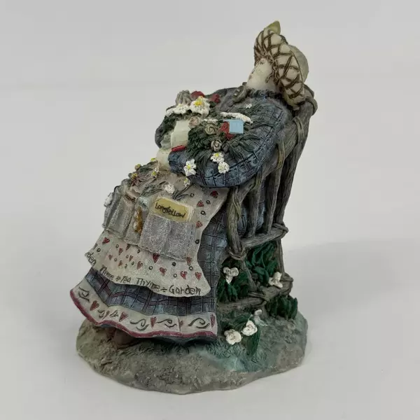 Vintage Saltbox Friends by Deb Strain Figurine Time in the Garden DSGF03