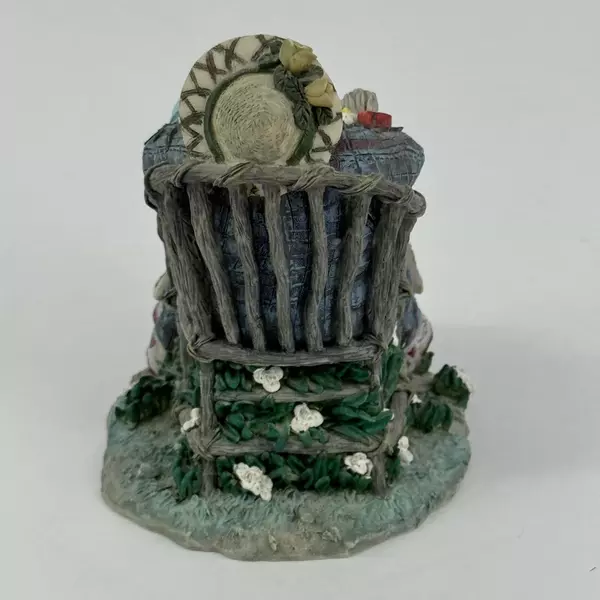 Vintage Saltbox Friends by Deb Strain Figurine Time in the Garden DSGF03