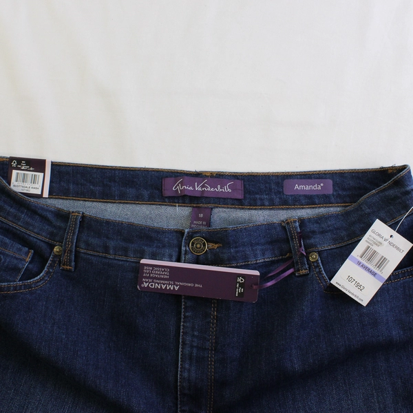 NWT Gloria Vanderbilt Amanda Women's 18 Dark Wash Jeans