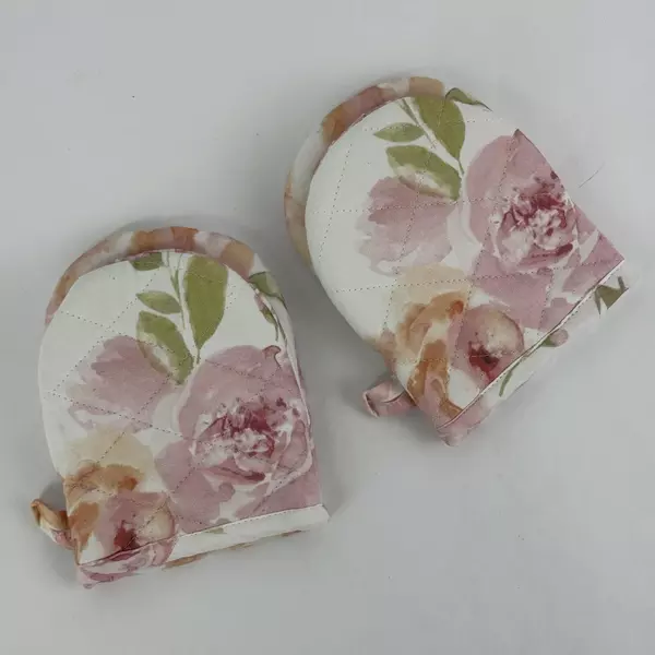 Lot Of 2 Pink Rose Pattern Cloth Oven Mitts
