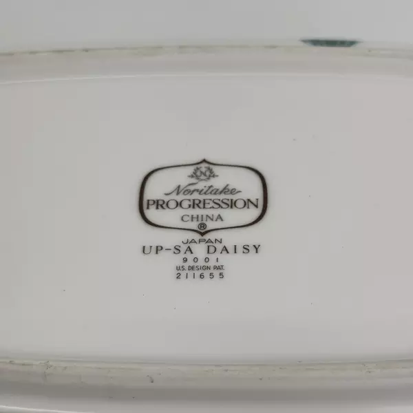 Noritake UP-SA Daisy 9.75" Oval Vegetable Bowl Blue Daisies