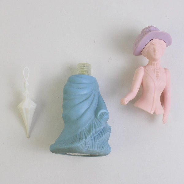 Vintage Avon On The Avenue Decanter Unforgettable Cologne (Full Bottle, 2 Oz)