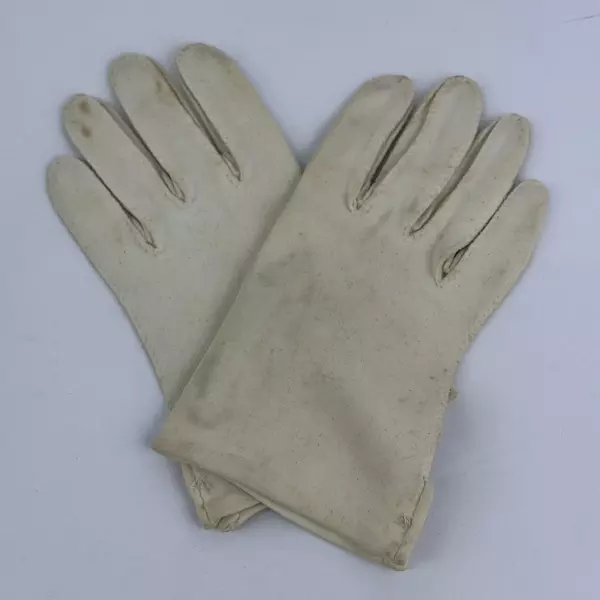 Vintage Women's Dress Gloves Cream Color Size Small Flawed