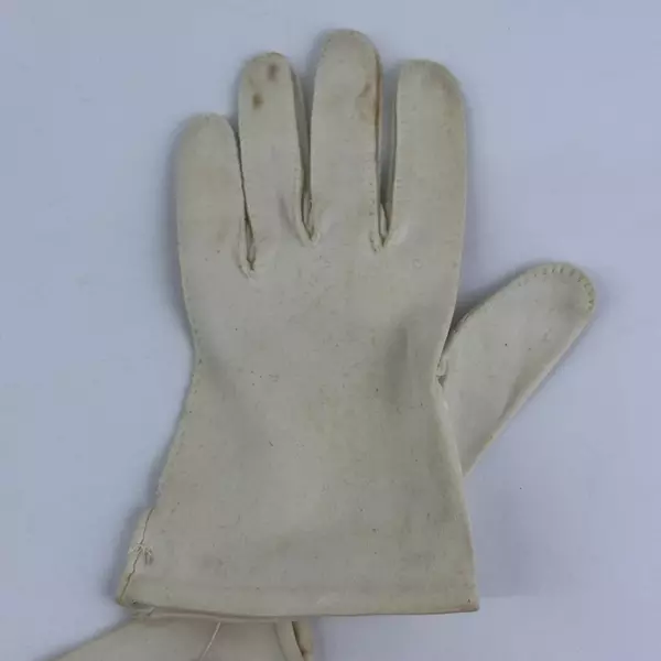 Vintage Women's Dress Gloves Cream Color Size Small Flawed