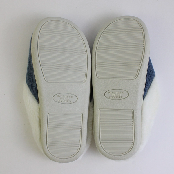 Unbranded Slip On Slippers Blue/White Knitted Fuzzy Indoor/Outdoor US Size 7-8