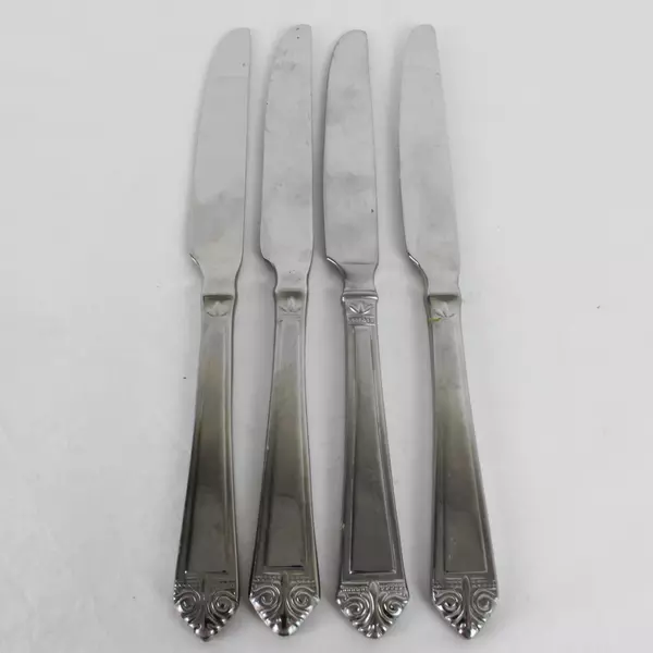 Lot of 4 Oneida Vintage Dinner Knives Eave Pattern Stainless Steel 9.5"