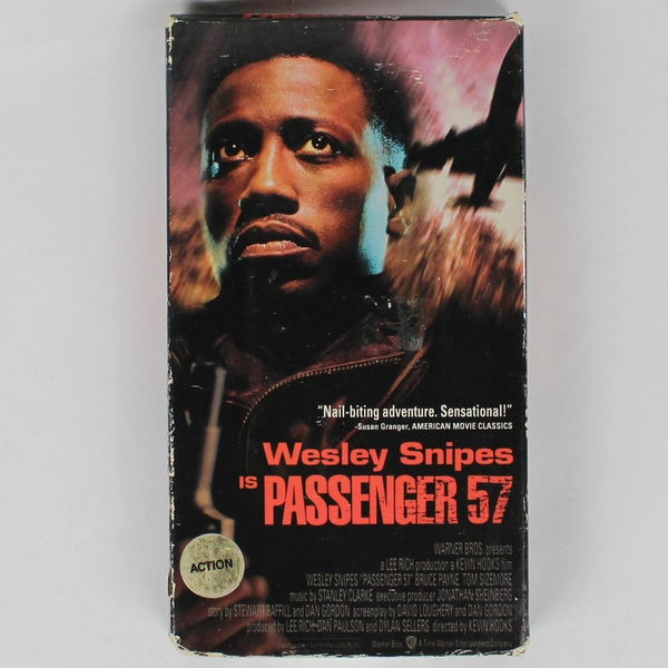 Passenger 57 VHS Tape 1993 Wesley Snipes