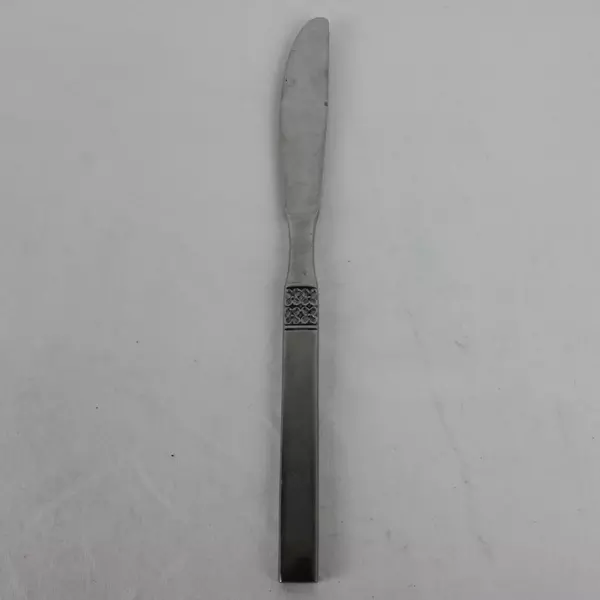 Lot of 2 Oneida Northland Butter Knives Danish Fling Pattern SStl 8 3/4" Japan