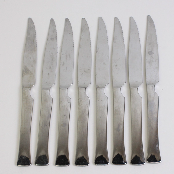 Lot of 8 Oneida Mod Solid Steak Knives Serrated Stainless Steel Glossy Finish