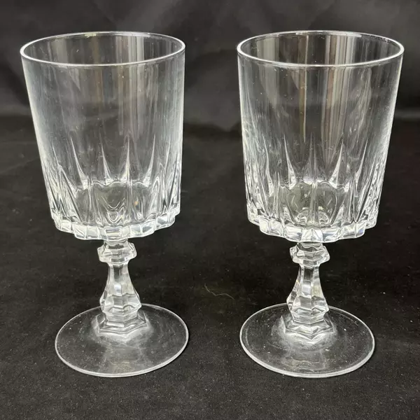 2 French Cristal D’Arques Durand White Wine Louvre Glasses Crystal 5.25”