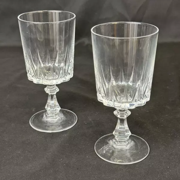 2 French Cristal D’Arques Durand White Wine Louvre Glasses Crystal 5.25”