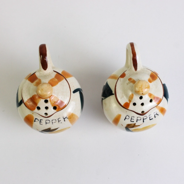 Set of 2 Vintage Matching Pepper Pot Shakers by NASCO Japan