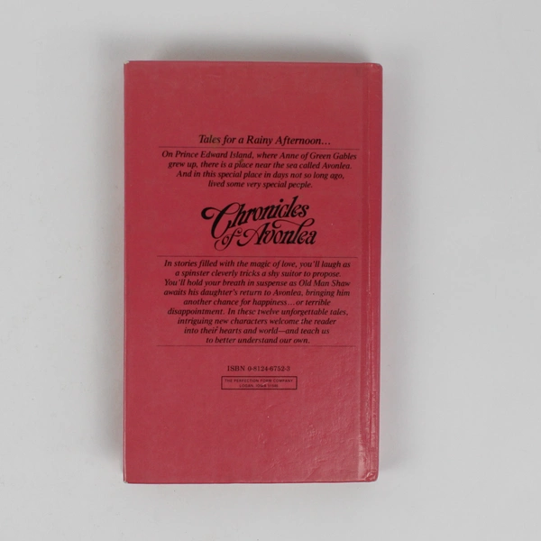 Vintage Chronicles of Avonlea by L M Montgomery 1989 Hardcover