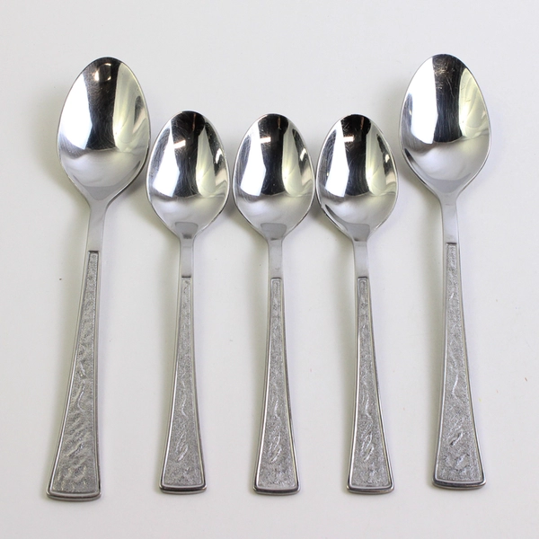 Lot Of 5 Cambridge Silver Riverdale Flatware 2 Soup Spoons & 3 Teaspoons