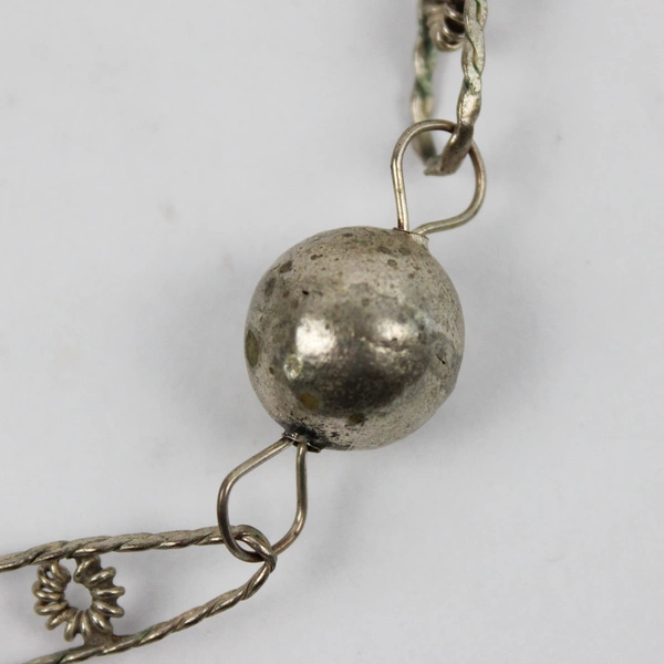 Vintage Silver Tone Long Puff Bead Necklace 18" Chain Fashion Jewelry