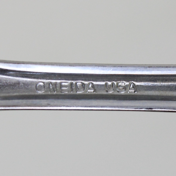 Oneida Satin Sand Dune 4 Piece Set Oval Soup Spoons 6.75 Inches Frosted Indent