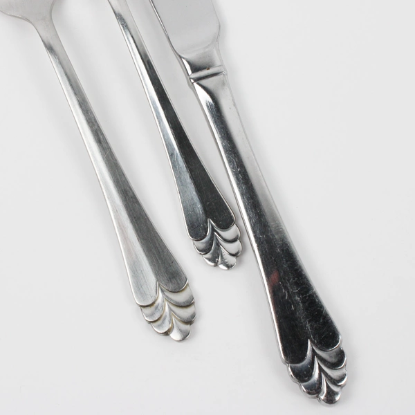 Lot Of 5 Oneida Silver Helena (Stainless) Flatware Dinner Knives/Fork & 2 Spoons