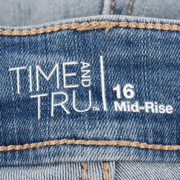 Time & Tru Women's 16 Cuffed Stretch Denim Shorts