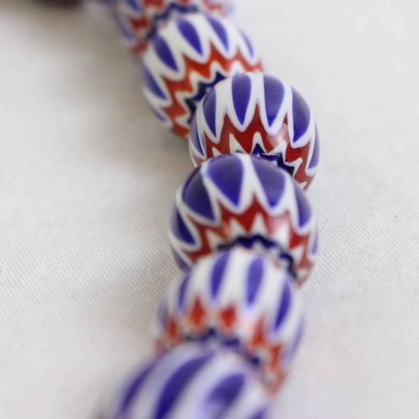 Venetian-Style Chevron Glass Beaded Necklace 13" FLAWED