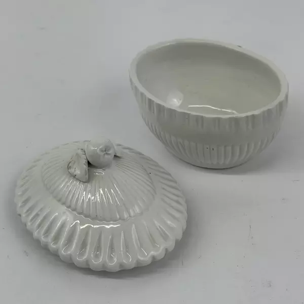 White Oval Porcelain Trinket Box With Pear Handle And Ribbed Pattern Italy