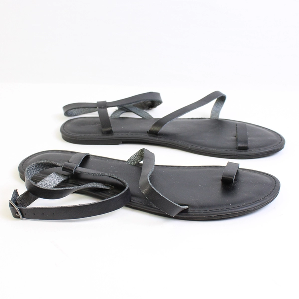 Target Universal Threads Black Leather Strappy Sandals Women's Size 8