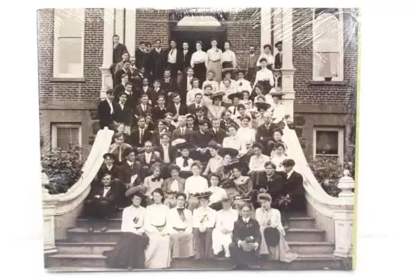 Inspired Pragmatism: An Illustrated History of Linfield College Henberg HCDJ New