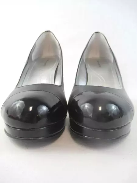 Tahari Laura High Heels Platform Stilettos Black Patent Leather Toe Women's 7M 