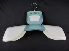 Vintage Twinfit Oversized Green Plastic Hanger Made in England, Good Condition