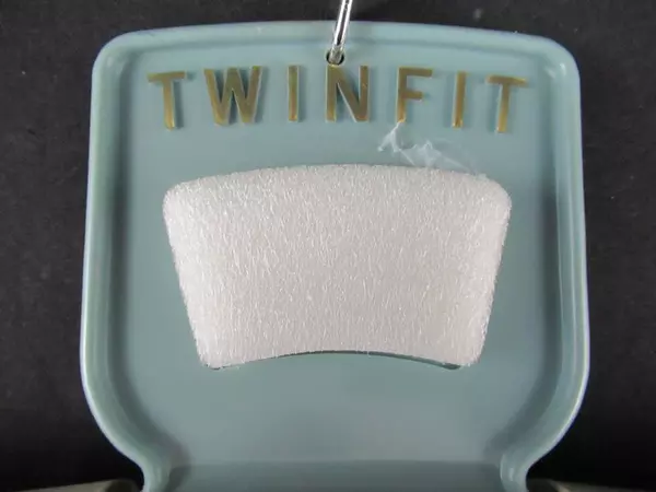 Vintage Twinfit Oversized Green Plastic Hanger Made in England, Good Condition