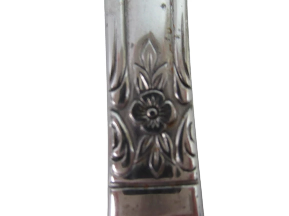 Lot of 4 Mid Century Imperial Stainless Dinner Knives 8.25" Floral Pattern