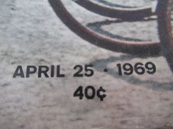 Vintage LIFE Magazine April 25 1969 Harvard Yard Confrontation Collectible