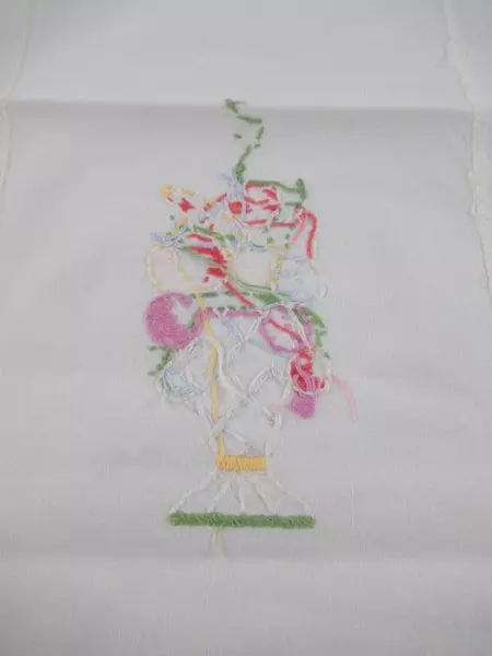 Vintage Ivory Table Runner Embroidered Vases Scalloped Trim 40"x12.5"