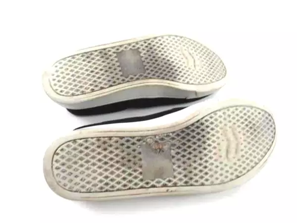 Soda Women's Size 6 Black Faux Suede Slip-On Casual Comfort Shoes