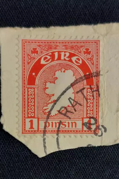 Rare 1920s Eire 1 Pingin Red & White Used Stamp - Irish Collectible