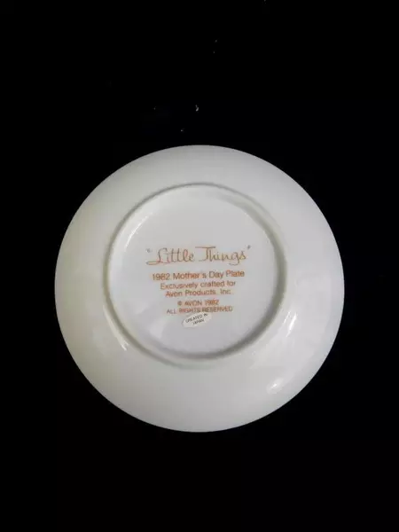 Avon Vintage Mother's Day Plate 1982 "Little Things Mean A Lot" 5"