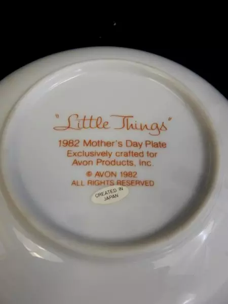 Avon Vintage Mother's Day Plate 1982 "Little Things Mean A Lot" 5"