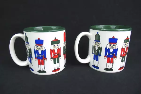 Set of 2 Ceramic Christmas Coffee or Cocoa Mugs Nutcrackers Green Blue White Red