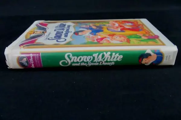 Walt Disney's Snow White VHS Tape - Good Condition, Collector's Item