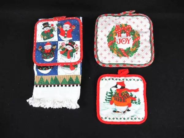 Vintage B&D Christmas Linens Set - Snowmen & Penguin Towels/Potholders Lot