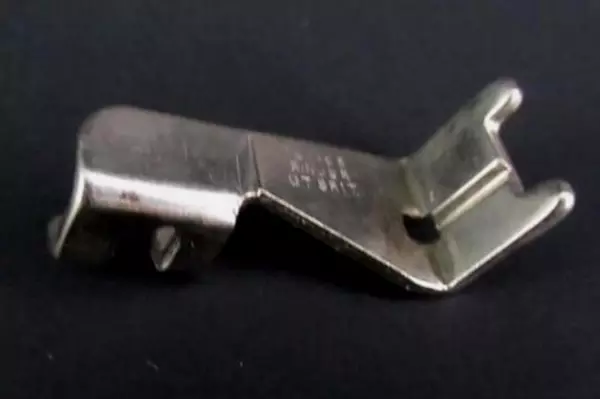 Vintage Singer 600 Slant Shank Button Foot 161168 Sewing Machine Attachment