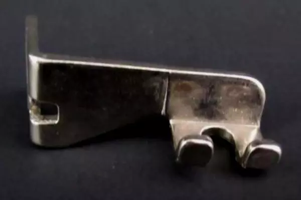 Vintage Singer 600 Slant Shank Button Foot 161168 Sewing Machine Attachment