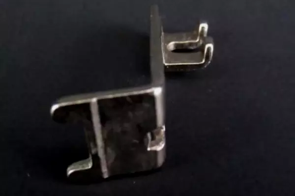 Vintage Singer 600 Slant Shank Button Foot 161168 Sewing Machine Attachment