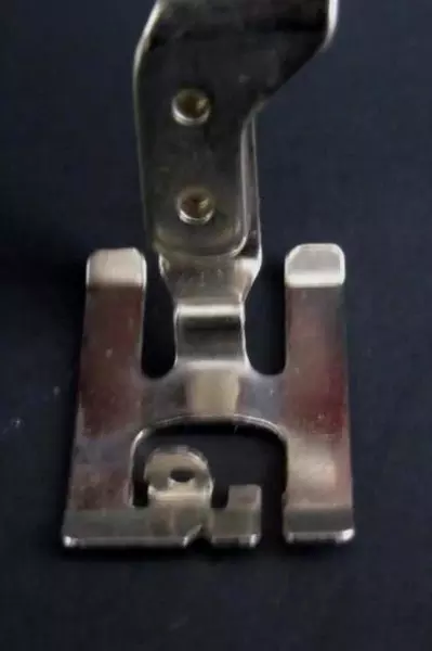 Vintage Singer 600 Slant Shank Satin Stitch Foot 161167 Sewing Machine Part