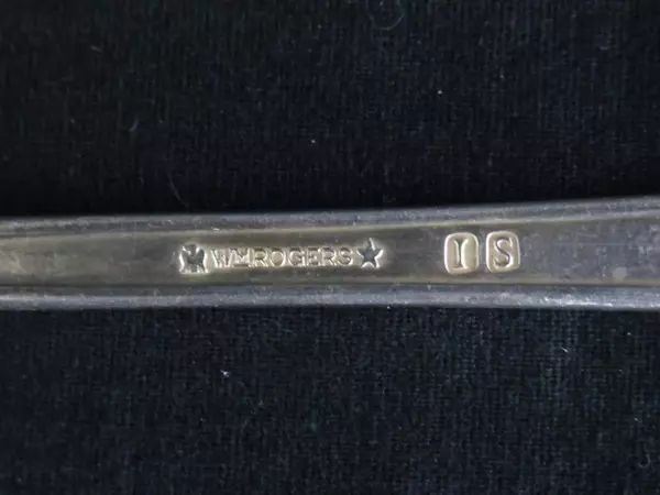 Vintage Wm Rogers Hiawatha Grille Fork 1937 Silverplate Floral 7.5"