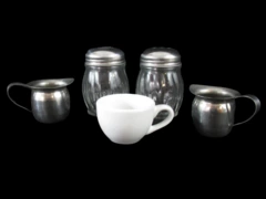 Kitchen Gadgets Set 2 Glass Shakers & 2 Metal Creamers Pre-Owned